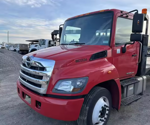 Camion Hino 268 de 2019, plateau de 22 pieds, très bon état, fonctionne et roule parfaitement, puissance 220 CV, boîte automatique, conduite à gauche/droite, expédition rapide - Product Image 1