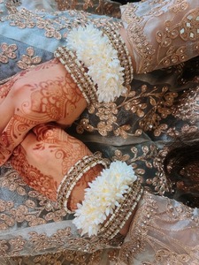 Jasmine Main Gajra Pour Femmes Designer Artificielle Gajra Bracelets Haldi Mehendi Fonction Main et Cheveux Décoration Pour Femmes - Product Image 5