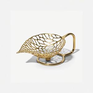 Bol à fruits moderne en métal, bol de service contemporain fantaisie en forme de feuille pour fruits, vaisselle moderne par KHOOSI OVERSEAS - Product Image 3