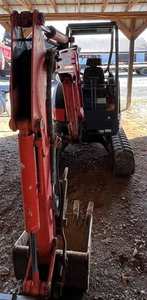 Miniexcavadora Kubota U25 2022: Potencia Compacta con Giro de Cola Cero y Versatilidad Superior - Product Image 3