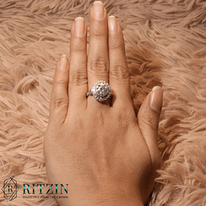 แหวนหมั้นผู้หญิงสไตล์อาร์ตเดคโคเจียระไนเพชรทรงกลมและบาแกตต์ - Product Image 5