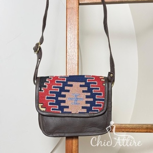 กระเป๋าเดินทางแนววินเทจสำหรับผู้หญิงกระเป๋าเดินทางแนววินเทจทำด้วยมือมีสายคาดลำตัวปรับได้ - Product Image 1