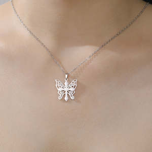 Magnifique pendentif papillon ajouré en argent sterling 925, plaqué rhodium et or 14 carats, bijoux en moissanite, cadeau pour femme - Product Image 5