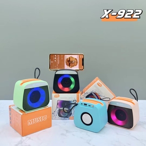 Haut-parleur portable X-922 avec lumière LED RGB, basses profondes, radio FM, lecteur de musique pour fêtes en plein air, haut-parleur sans fil - Product Image 5