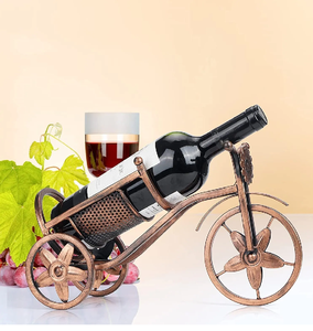 Elegante soporte para vinos de metal negro con capacidad para 15 botellas. Diseño de caligrafía islámica. Disponible a precio de mayoreo hoy. - Product Image 5