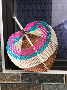 Éventails en bambou naturel écologiques avec motif floral et impression personnalisée – Meilleur prix pour les fournitures événementielles en gros - Product Image 3