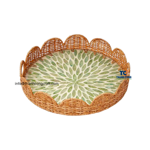 Meilleure vente Plateau rond en rotin Produit du Vietnam avec incrustation de nacre Capiz Shell pour la décoration de table et le service - Product Image 1