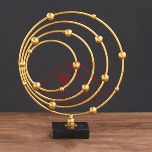 Sculpture en métal doré faite à la main Décoration de salon Sculpture moderne - Product Image 2