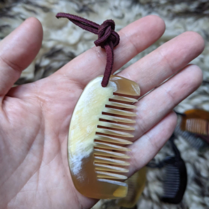 Peigne en corne de buffle naturel, antistatique et fait main, outil de coiffure de qualité supérieure pour salon et maison - Product Image 1