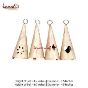 Rústico Vintage inspirado, nuevo producto, campanas de vaca India de forma de cono, flor corazón estrella recorte triángulo campanas de estaño decorativas - Product Image 2
