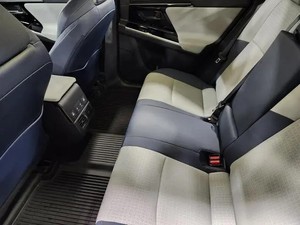 Solterra Limited 2024 Usada, SUV Eléctrica con Tracción en las Cuatro Ruedas, Sistema de Infoentretenimiento Moderno, Interior Espacioso, Suministrada desde Japón - Product Image 6