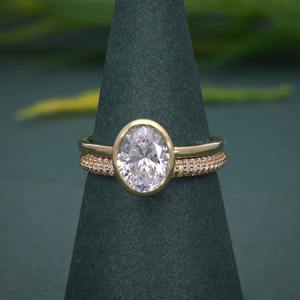 Nouvelle arrivée Bague de fiançailles solitaire sertie de diamants de laboratoire certifiés IGI VVS de forme ovale pour un ensemble de mariage en or 14 carats pour la mode - Product Image 3