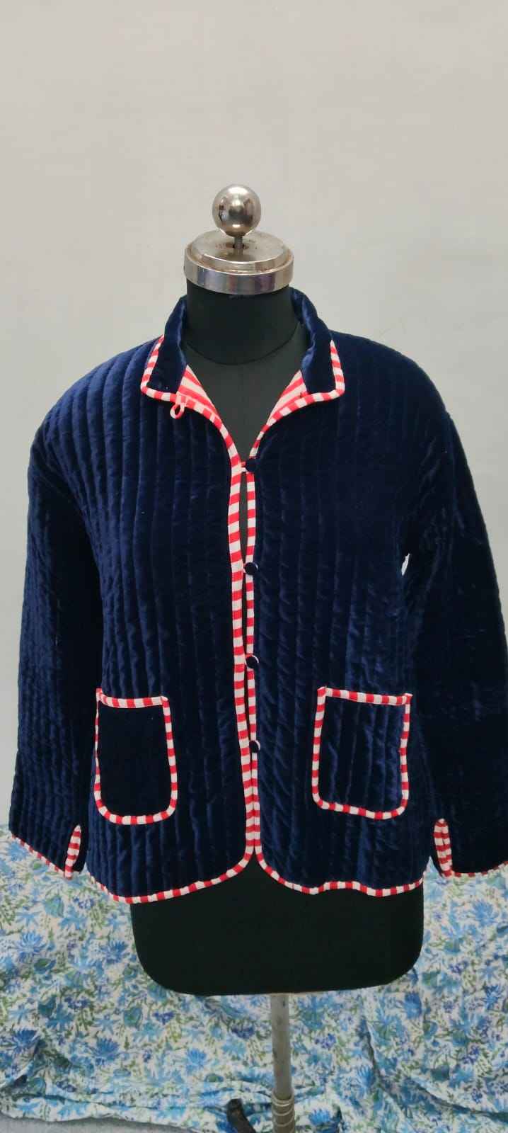 สีกรมท่า