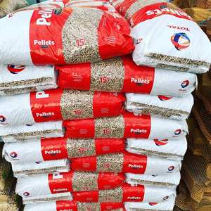 Pellets de madera de pino, haya, abeto y roble de calidad europea, en forma de trozos, combustible para cocinar, contenido de ceniza 1.5%, calorías 99.9J, envío mundial. - Product Image 1