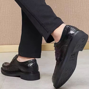 Chaussures habillées de luxe pour hommes en cuir à motif alligator – Chaussures de ville noires à lacets à semelle épaisse - Product Image 1