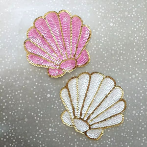 Collier avec pendentif en perles d'opale lavande pour femmes, collier en or avec perles d'opale lavande, collier avec pendentif de pierre de naissance, fait à la main - Product Image 1