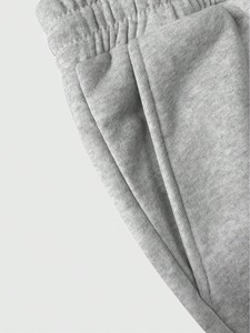 กางเกงขายาวเด็กผู้ชายสำหรับฤดูใบไม้ร่วงและฤดูหนาว ดีไซน์หล่อเท่ สไตล์ลำลอง แบบใหม่ เรียบง่าย ทรงตรง กางเกงสเวตแพนท์เด็กผู้ชาย ใช้งานได้หลากหลาย แบบชิ้นเดียว - Product Image 5