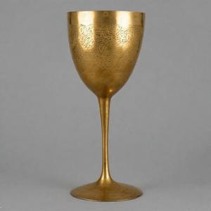 Gobelet en laiton Noble Sip Regal Calice à vin en métal Gobelet de finition antique traditionnelle pour les rituels religieux et les autels d'église - Product Image 3