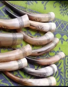 Nouvelle conception sculptée de corne à boire Viking la plus vendue avec logo Corne à boire Viking authentique par artisanat en croissant - Product Image 4