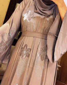 Vêtements musulmans traditionnels islamiques élégants et modestes pour femmes, vêtements de fête de qualité supérieure, Abaya Style Dubaï-Accessoire inclus - Product Image 3
