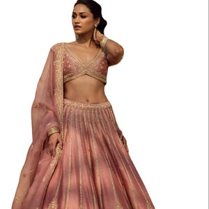 ชุดเลเฮนกาโชลีผ้าไหมจอร์เจตต์หรูหรา พร้อมส่ง งานปักลายซารีประณีต ดีไซน์เนอร์ออกแบบ พร้อมเสื้อปักลาย - Product Image 1