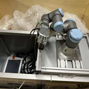 Nuevo Brazo Robótico Colaborativo Universal Robots UR3e Completo con Componentes Centrales, Rodamientos de Acero Inoxidable, 1 kW - Product Image 1