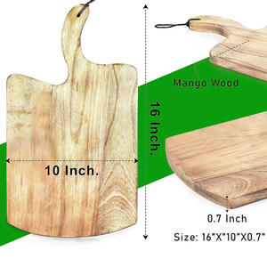 Planche à découper en bois de manguier faite à la main avec une planche décorative en bois de charcuterie et de service de qualité supérieure par un fabricant indien - Product Image 3