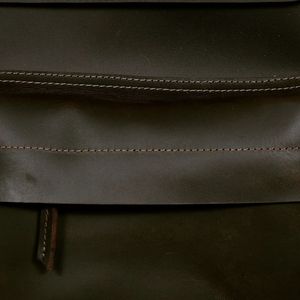 Premium Quality Handmade Genuine <b>Leather</b> <b>Backpack</b> With Comfortable Adjustable Shoulder Strap English Style Supplier Manufacturer - Product Image 4