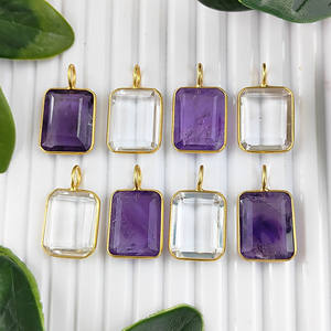 Pendentif religieux chrétien en argent sterling avec pierre précieuse naturelle, serti en clos, forme octogonale, quartz clair et améthyste - Or/Argent - Product Image 1