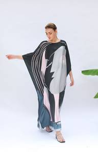 ชุดเดรสยาวสไตล์โบฮีเมียนถักจากใยวิสโคสแบบใหม่ เป็นมิตรกับสิ่งแวดล้อม ซักได้ สีพื้นธรรมชาติ คอวี สำหรับผู้หญิง ไซส์ใหญ่พิเศษ 6XL ผลิตตามสั่ง เหมาะสำหรับใส่ไปชายหาด - Product Image 2