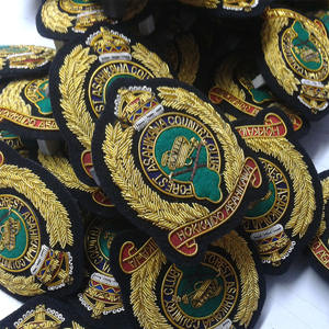 Insigne de blazer régimentaire du Corps des généraux brodé à la main avec perles de décoration de type à coudre - Product Image 2