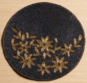 Napperons perlés décoratifs avec broderie de perles de rocaille pour les occasions festives Napperon unique personnalisé en broderie perlée - Product Image 5