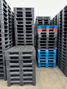 Palette en plastique Euro HDPE robuste à faible coût, entrée 4 voies, simple face avec design antidérapant pour le transport en entrepôt - Product Image 4