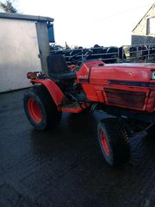 Tidy para 70HP Compact Tractor 4x4 Caja de cambios manual para bomba de motor Alta productividad Horas bajas Garantía de 3 años - Product Image 3