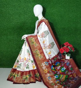 Salwar Kameez de Seda de Invierno con Borde Pequeño y Diseño Kanchi, con Pallu Estampado - Product Image 2