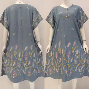 ชุดเดรสลำลองแขนสั้นยาวคลุมเข่าสำหรับผู้หญิงมีกระดุมหน้าคอกลมเรียงตามแนวเส้นคริสซานต้า - Product Image 5