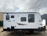 Caravane de camping légère et moderne de haute qualité pour 2 à 8 personnes avec réfrigérateur indépendant