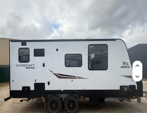 Caravana Moderna Ligera de Alta Calidad para 2-8 Personas, Remolque para Acampar con Refrigerador Independiente - Product Image 1