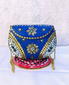 Designer fait à la main en métal mosaïque pochette artisanat traditionnel indien sangle unique dernier plage mode sac à main fait fermeture ouverte - Product Image 1