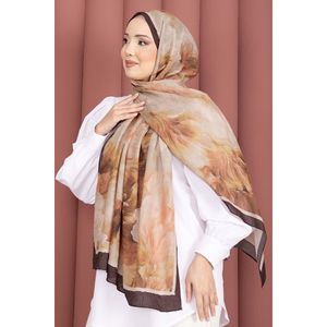 Écharpe carrée imprimée florale Elsa, série style café, avec motif imprimé élégant - Product Image 2
