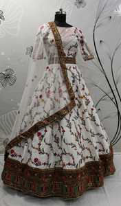 Seda con bordado pesado ZARI, trabajo y trabajo de secuencia, Colección LEHENGA - Product Image 4