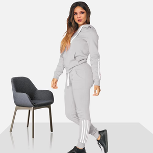 Ensemble de survêtement d'hiver à capuche pour femme, respirant, léger, de haute qualité, avec logo personnalisé - Jogging en plein air, polyester et coton - Product Image 6