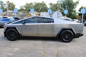 2024 Tesla cybertruck AWD ไฟฟ้า Sedan จัดส่งฟรีกล่องเกียร์อัตโนมัติแสงหนังภายในแบตเตอรี่ลิเธียม114 Mi 100 km