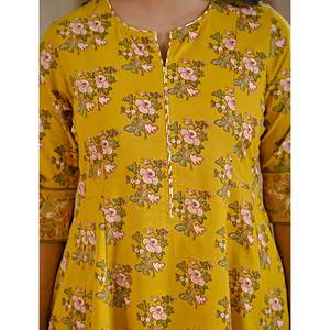 Traje Anarkali de Algodón con Estampado Floral Amarillo Jaal, Conjunto de Pantalón Salwar de Diseño Étnico Moderno para Fiestas y Ocasiones Especiales, Hecho de Tela de Red - Product Image 2