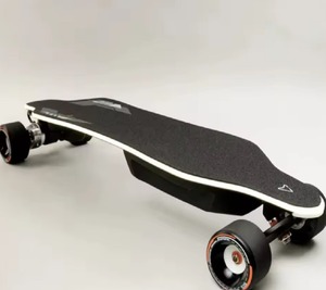 Skateboards personnalisables de haute qualité disponibles - Product Image 1