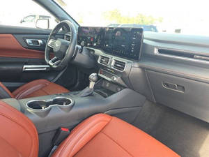 Ford Mustang GT Premium 2024 Usado en Excelentes Condiciones - Product Image 4