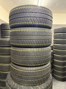 ยางรถยนต์ออลซีซั่น 255/45R19 ยางตันคุณภาพสูง ขนาด 19 นิ้ว สำหรับรถยนต์นั่งส่วนบุคคลและรถ SUV ขายส่ง - Product Image 1