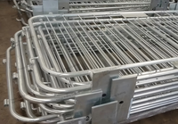 Barrière de contrôle des foules en acier galvanisé avec pieds plats