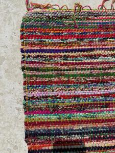 Alfombras de trapo de seda Sari ecológicas hechas a mano, multicolor, vibrante, lavable, tejido artesanal, algodón sostenible, seda Sari reciclada - Product Image 4