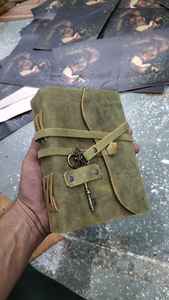 Journaux personnalisés en cuir faits à la main avec sangles Deckle Edged Cotton Rag Old-Look Papiers faits à la main pour la revente Alphabet Pattern - Product Image 3